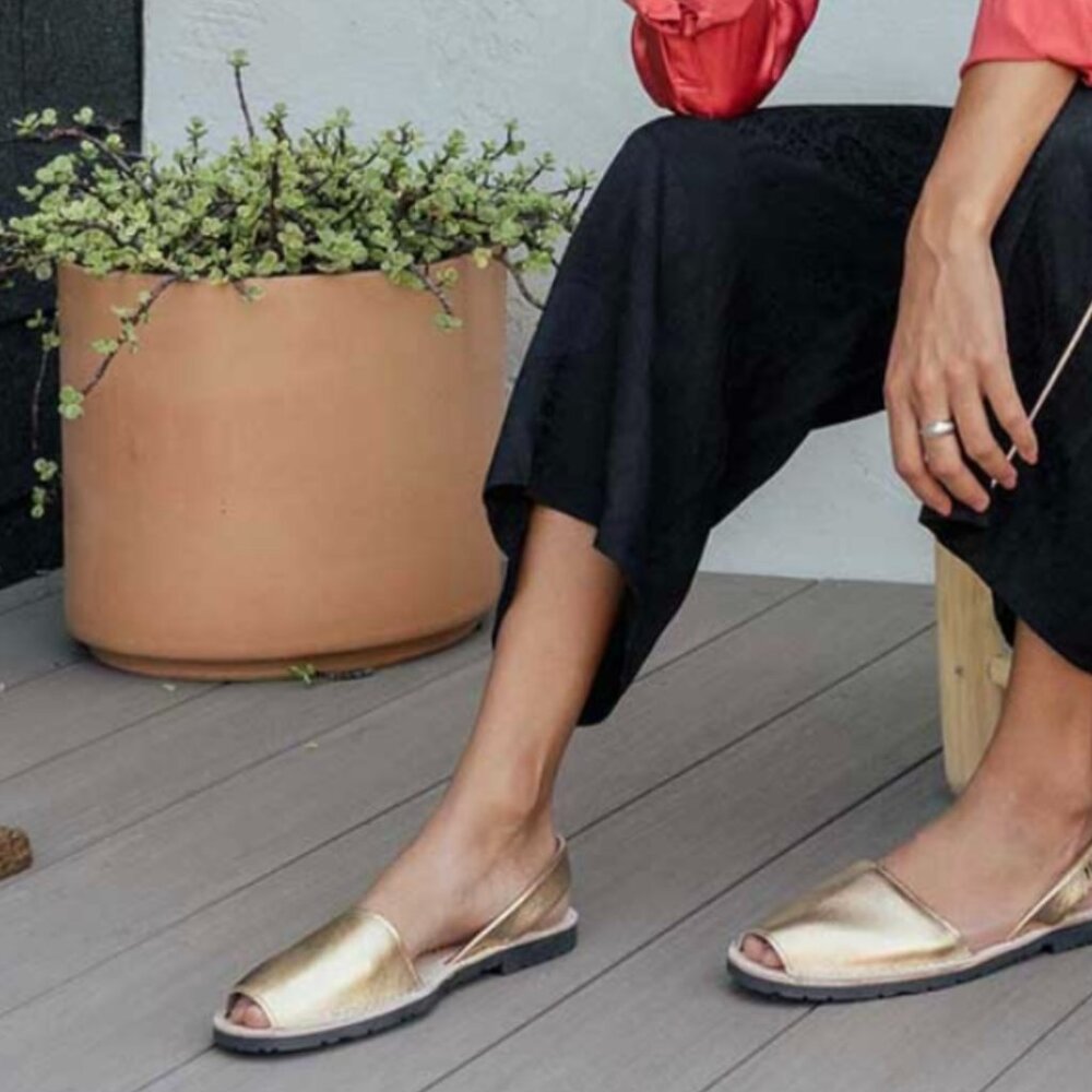 Mibo Avarcas Women's Metallic Gold Leather Slingback Sandals - Picture 2 of 9